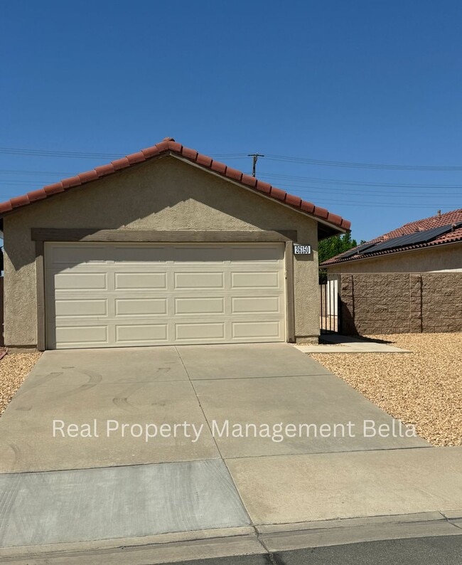 Building Photo - Inviting 2-Bedroom, 2-Bathroom Home Locate...