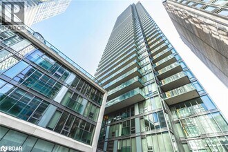 Building Photo - 33 Lombard St