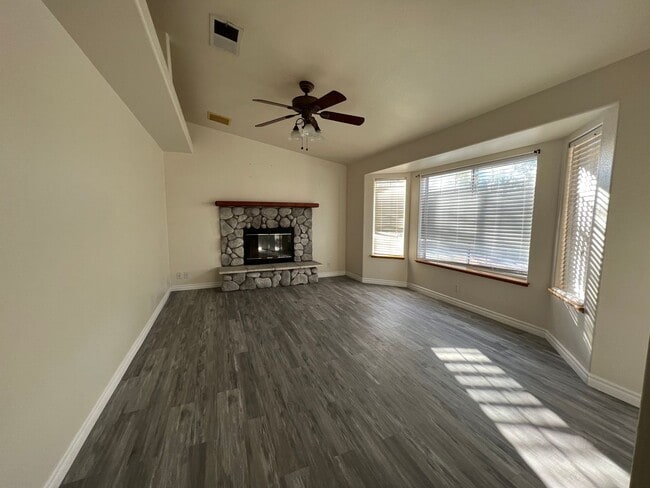 Building Photo - 420 Olive Ave