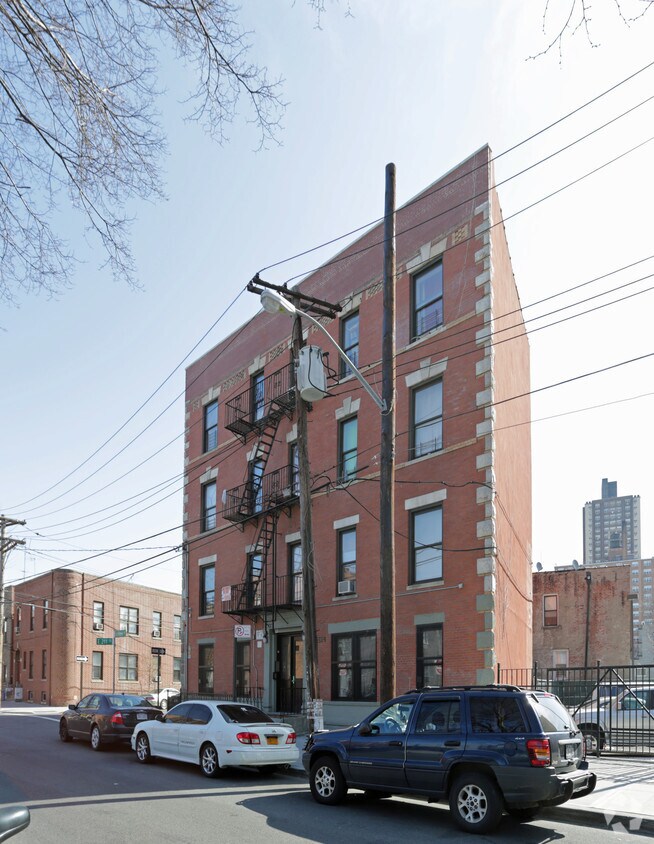 Building Photo - 3514 Holland