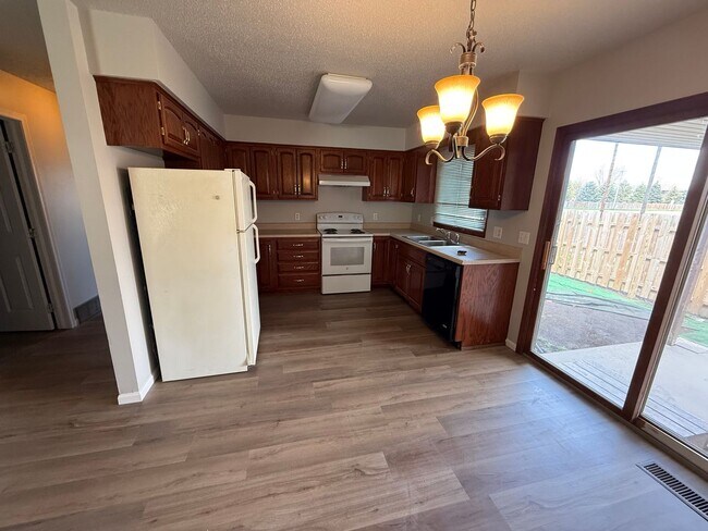 Building Photo - Twin Home For Rent