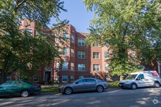 Building Photo - 1716 W Farwell Ave