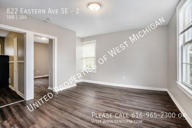 Foto del edificio - 822 Eastern Ave SE