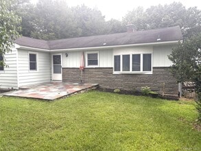 Building Photo - 18 Robin Hill Dr