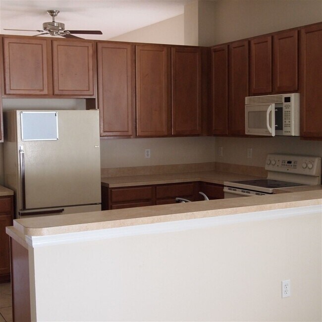 Foto del edificio - Four bedroom 2 bath home in Lake Bernadette