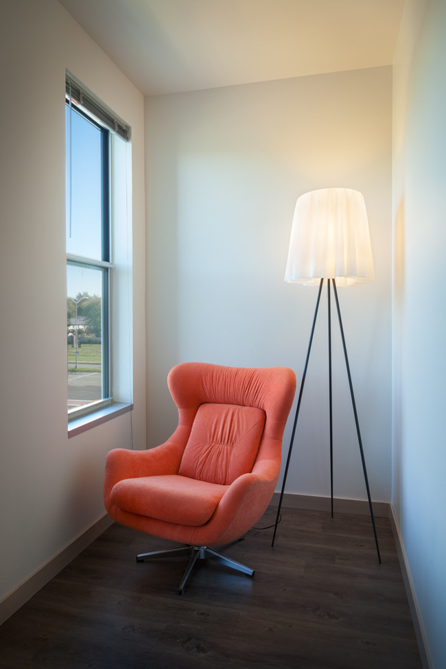 Sitting area - 2500 Rimrock Lofts