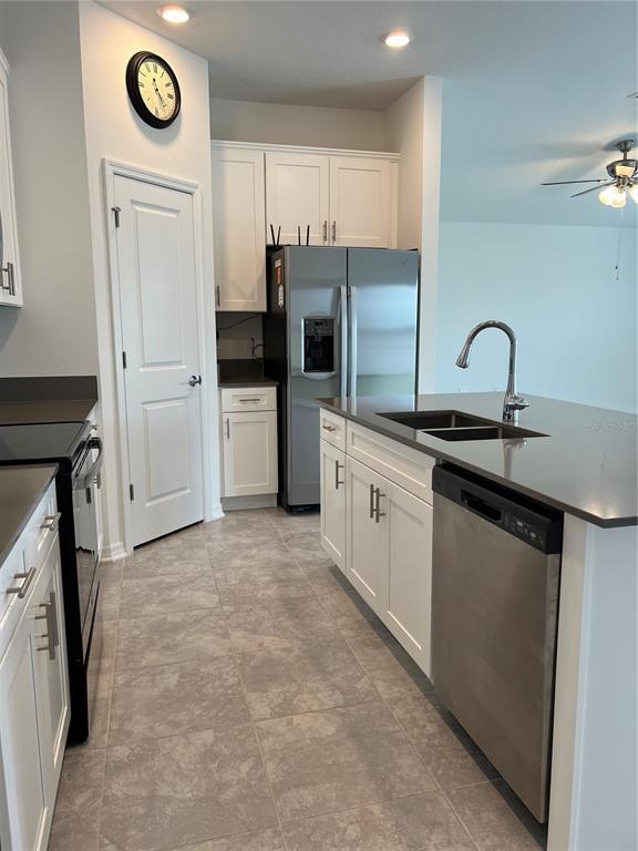 Building Photo - 688 Silver Palm Dr