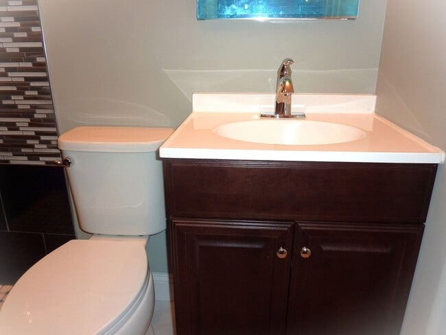 Foto del edificio - Premium One-Bedroom Condo Near UTK – Walk ...