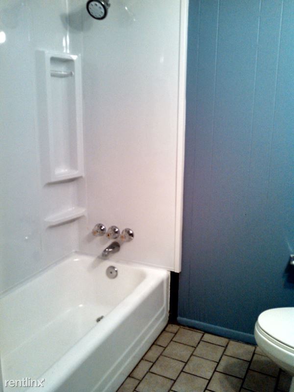 Building Photo - 4 br, 1.5 bath House - 104 Juniper Cir