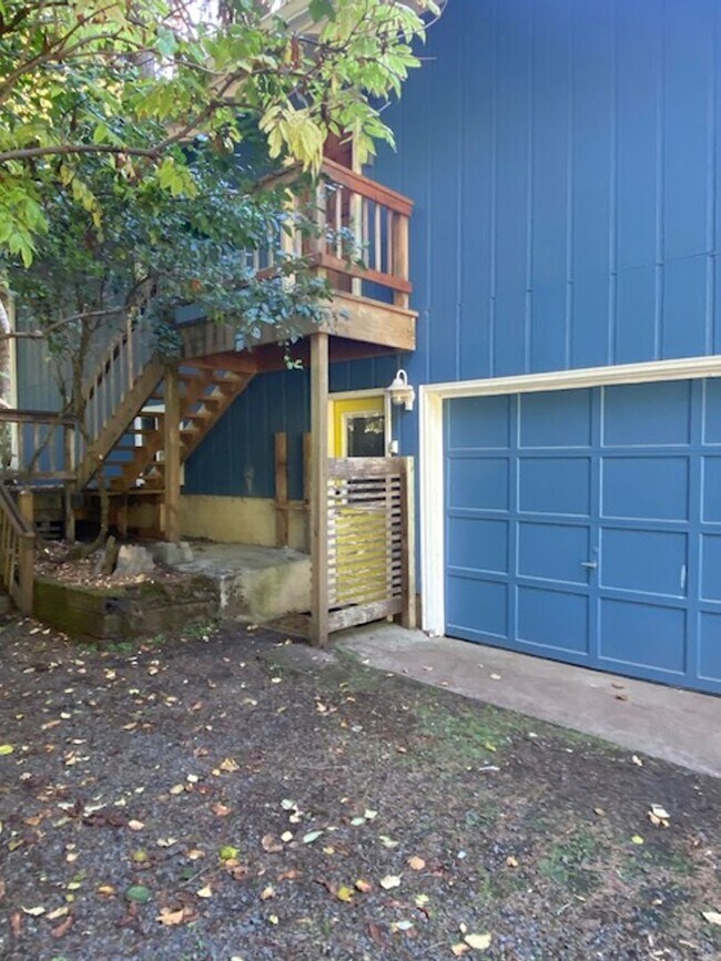 Building Photo - Ideal Cannon Beach Location!