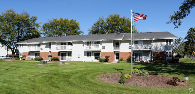 Foto del edificio - Village Green East Apartments