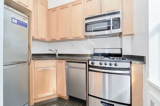 Building Photo - EAST 55 STREET