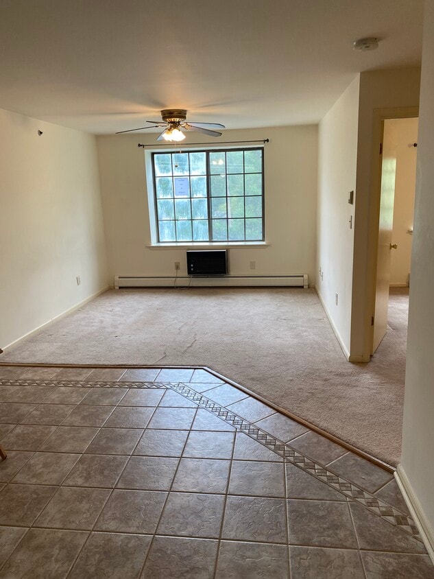 Foto principal - 2012 Hawthorne Ln