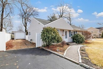 Building Photo - 376 Folino Dr