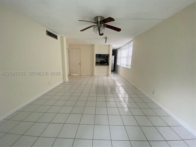 Foto del edificio - 9430 Live Oak Pl