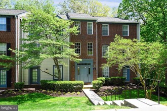 Building Photo - 678 Newbridge Ct