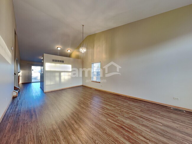 Foto del edificio - 1910 Prairie Ridge Dr