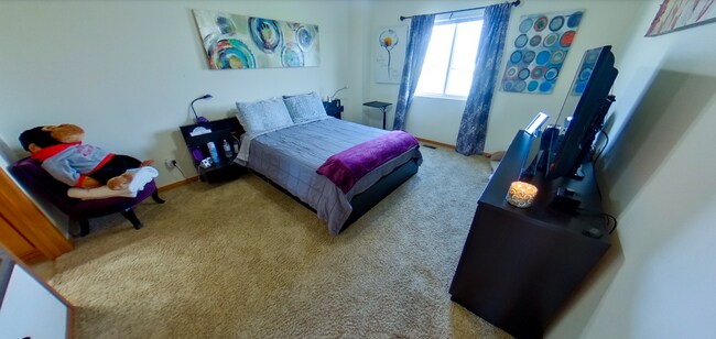 Foto del edificio - 3D Tour Available - Beautiful Town Home on...