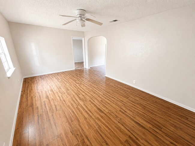Foto del edificio - AVAILABLE NOW; APPLY TODAY ON OUR WEBSITE!!!