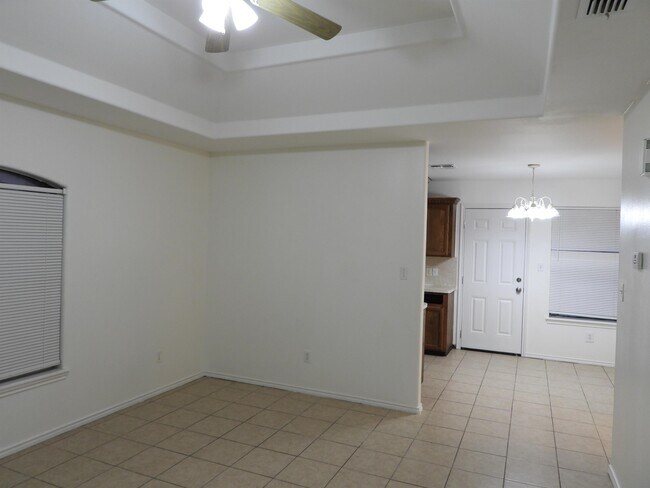 Building Photo - 1806 S Ironwood St
