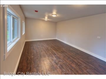 Foto del edificio - 7913 SE Henderson St