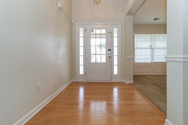 Foto del edificio - 215 Overlook Dr