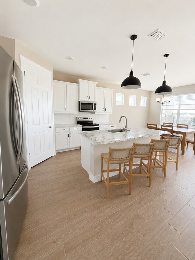 Foto del edificio - 435 Spring Hill Lake Loop