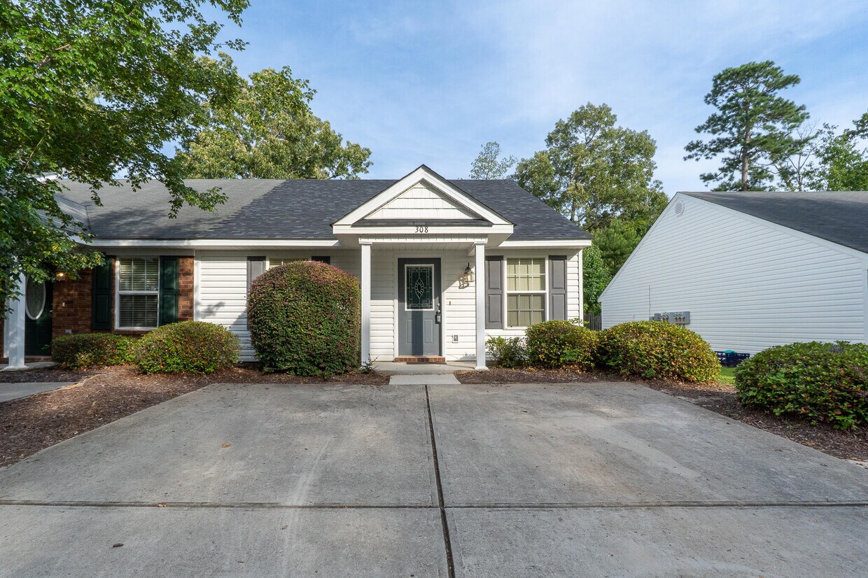 Foto principal - 308 Browning Dr