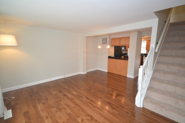 Foto del edificio - 1537 Woodcrest Dr