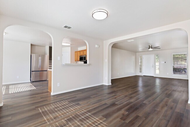 Foto del edificio - Well-Maintained 3-Bedroom Home – Ideal for Students & Professionals!