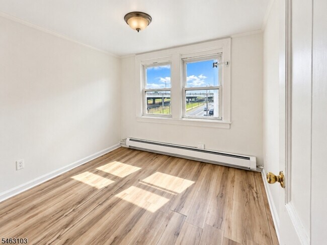 Foto del edificio - 303 S Pearl St