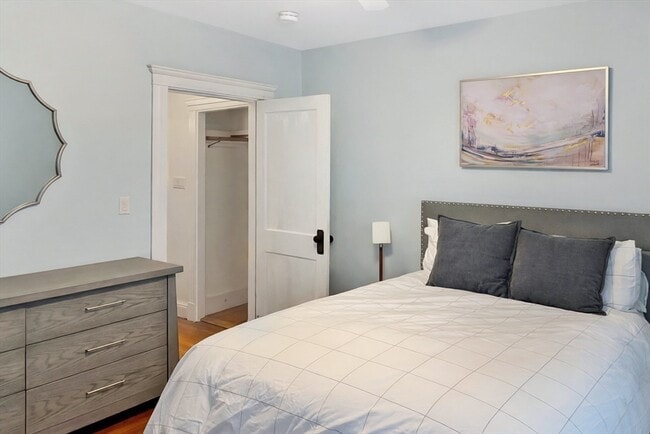 Building Photo - 15 Adelaide St