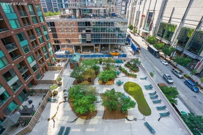 Foto del edificio - 440 N McClurg Ct
