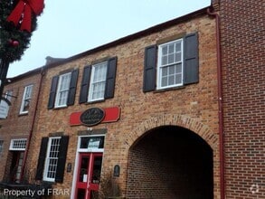 Building Photo - 124 Bow St