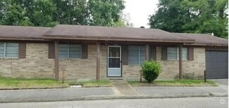 Building Photo - 2870 Sarah St