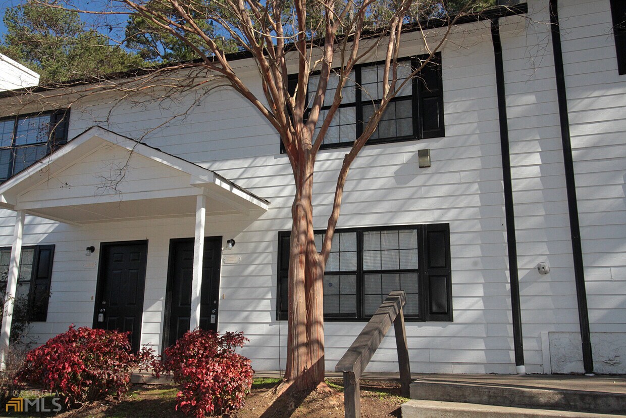 Primary Photo - 3232 Highpoint Ct