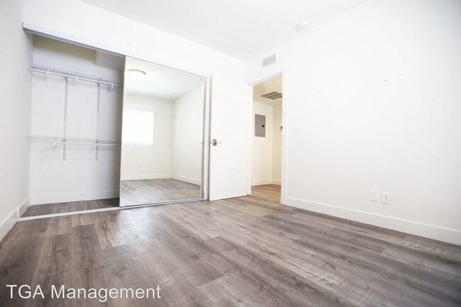 Foto del edificio - 11562-11576 Gateway Blvd