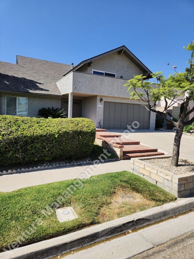Primary Photo - 2129 Latham St