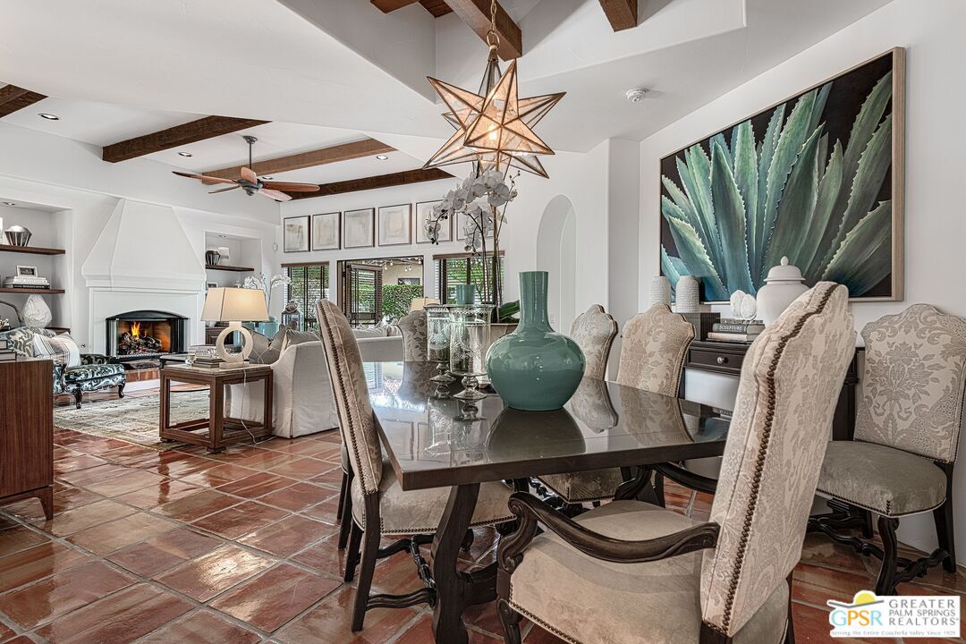 Foto principal - 1360 E Tachevah Dr