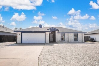 Building Photo - 15522 Dyna St