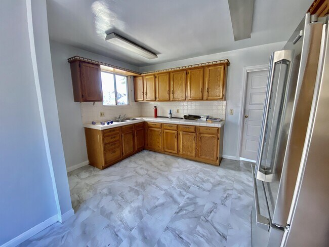 Foto del edificio - 1762 W 48th St