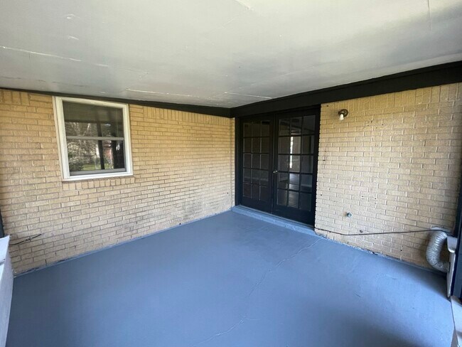 Building Photo - 5306 Monaco St