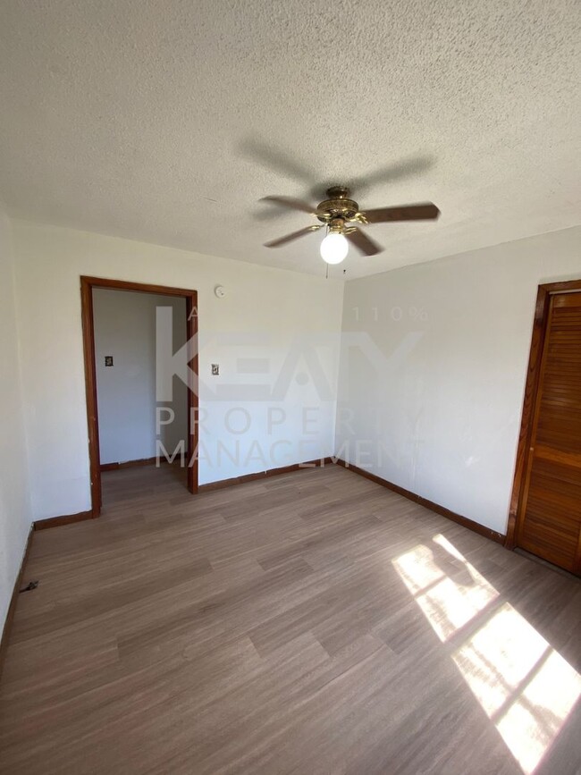 Foto del edificio - 3 bedroom, 2 bathroom home available in Ne...