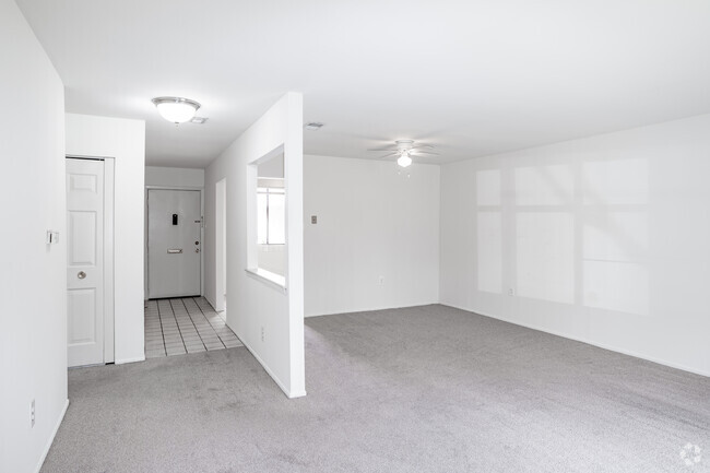 Living Room/Dining Area - 4 Rm, 2 Bd, 1 Ba - 1,200 - 1,250SF - Hillcrest Apartments