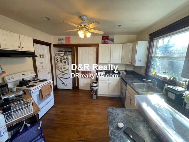 Building Photo - 104 Chilton St