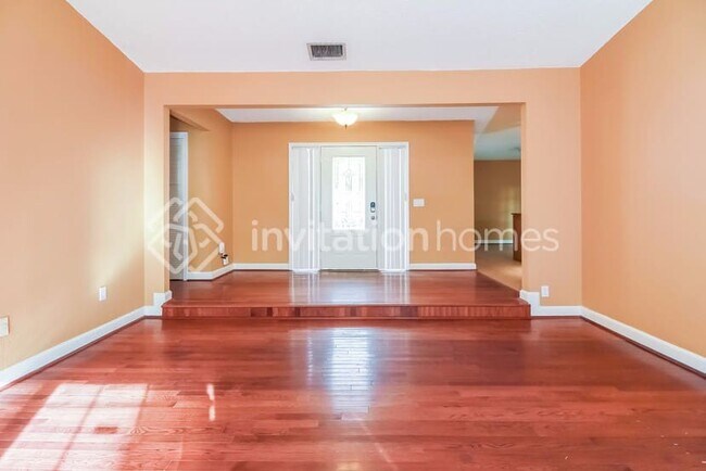 Building Photo - 765 Ryanwood Dr
