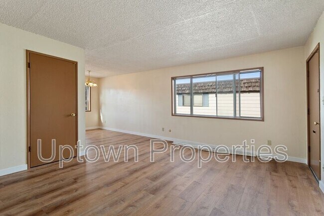 Foto del edificio - 8069 NE Flanders St