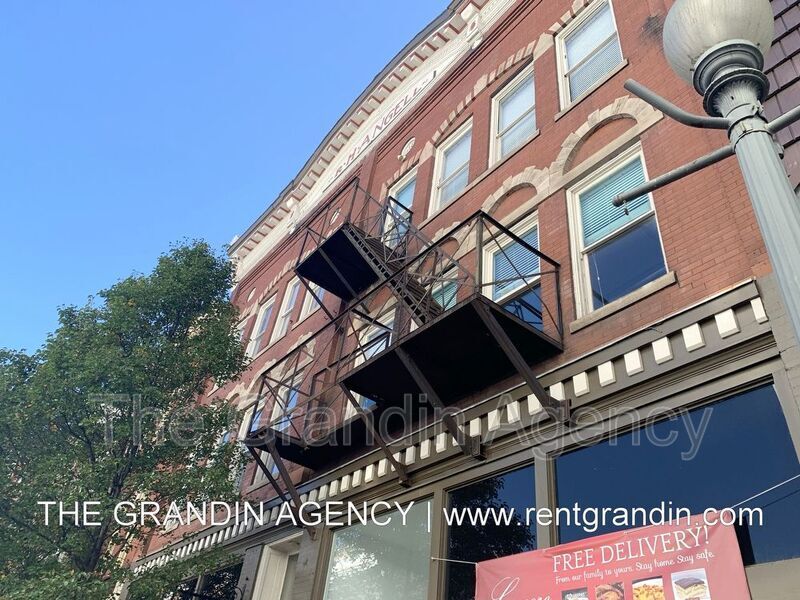 Foto principal - 126 Campbell Ave SW