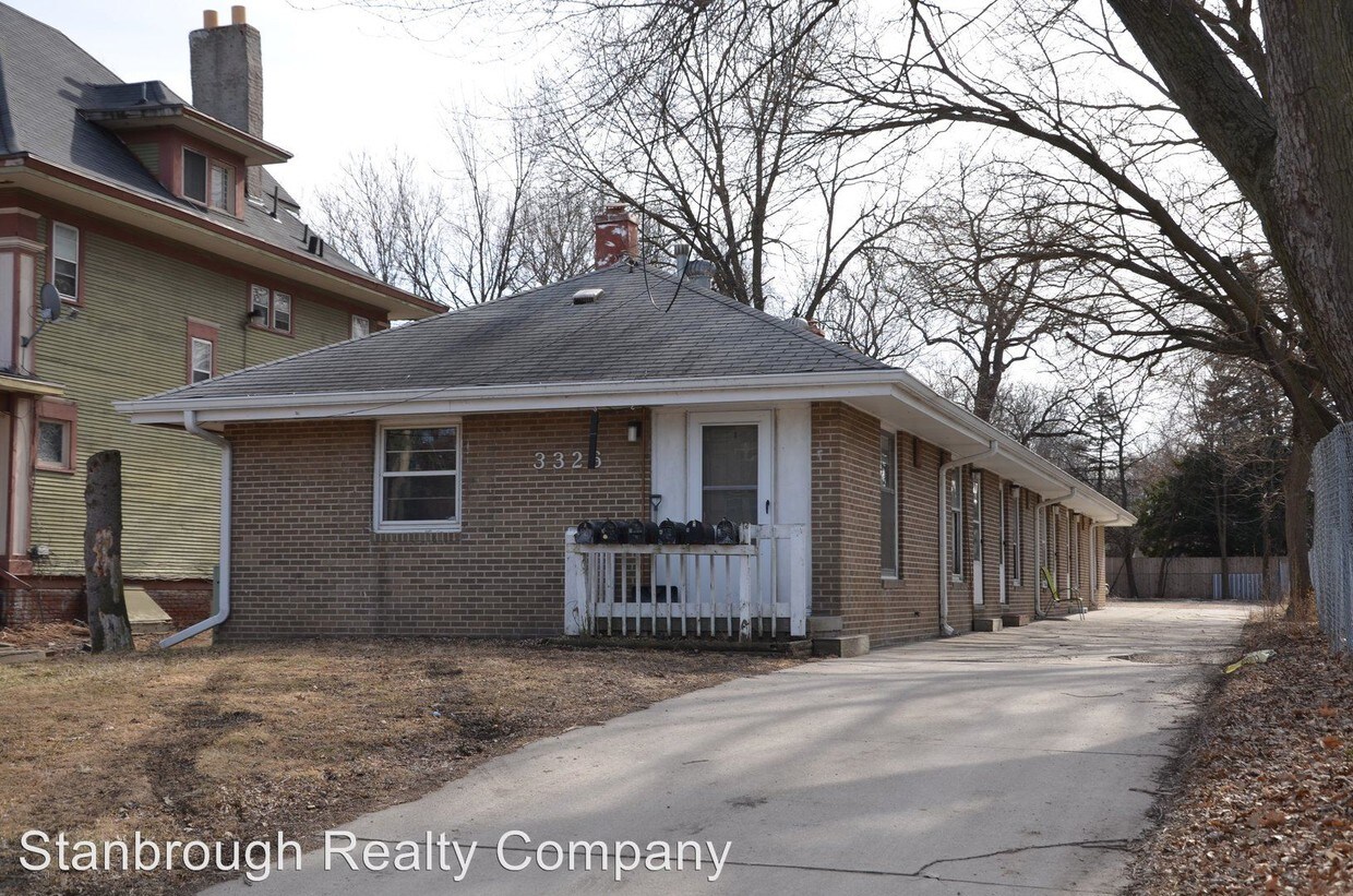 Primary Photo - 3326 University Ave