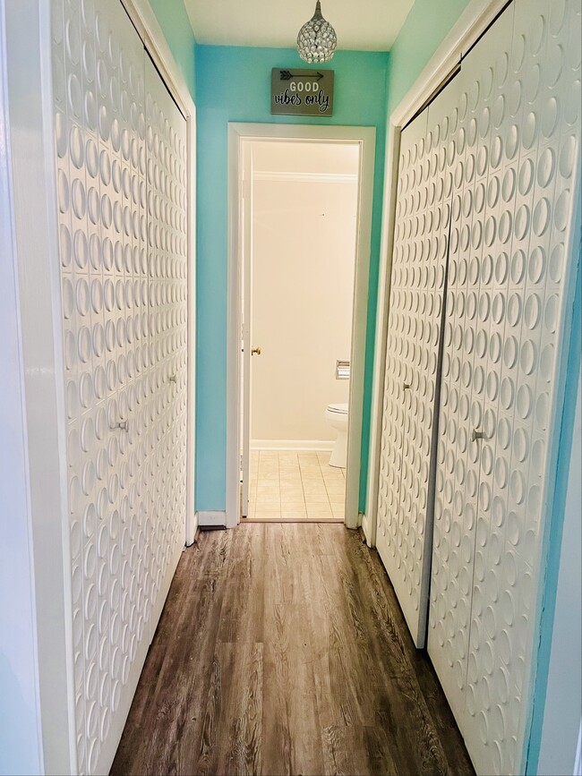 5260 Crossbow Cir Unit 15D, Cave Spring, VA 24018 Condo for Rent in